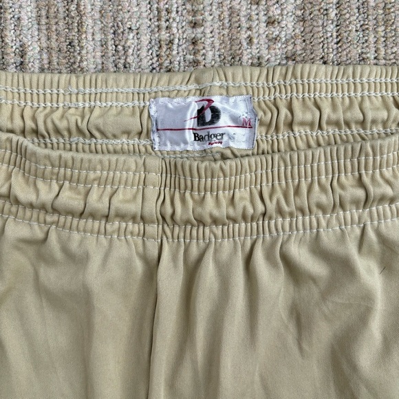 BADGER SPORT PRE-OWNED MENS YELLOW POLYESTER ATHLETIC PRACTICE SHORTS - MEDIUM - Picture 3 of 13